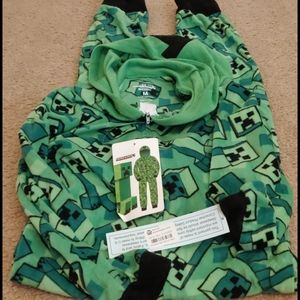 Boys Medium Minecraft Sleeper NWT